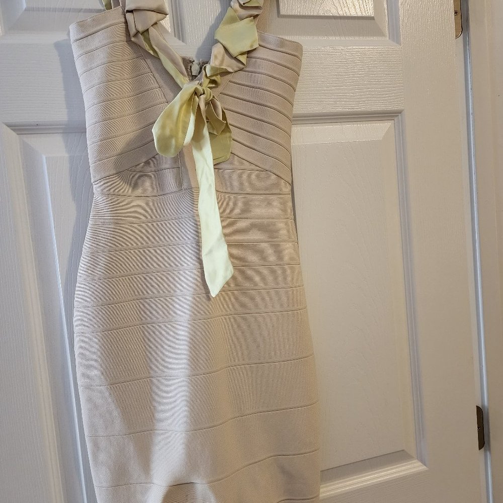 Sexiest Herve Leger dress xs 💚
